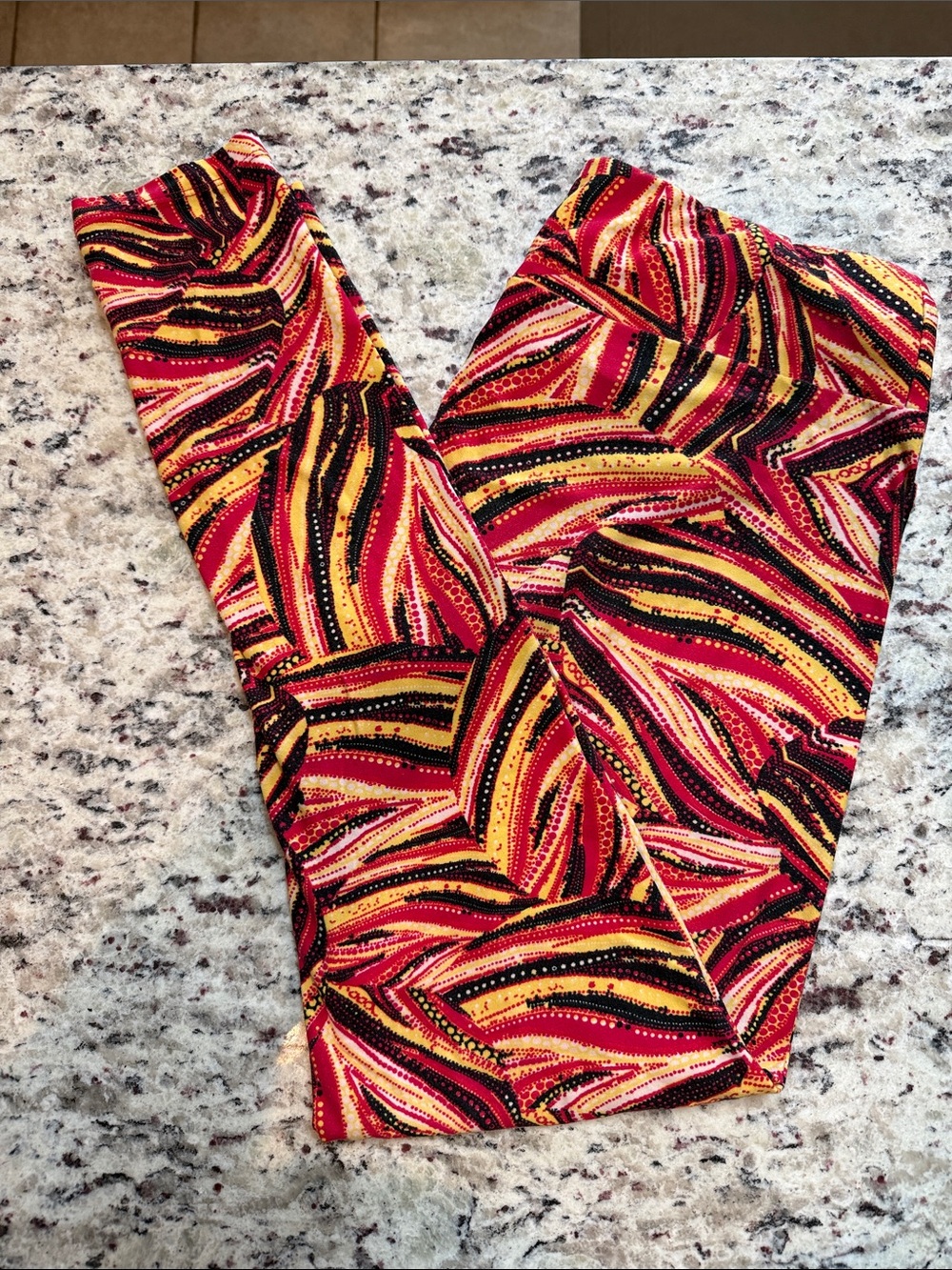 LuLaRoe Red, Yellow & Black Abstract Print Leggings